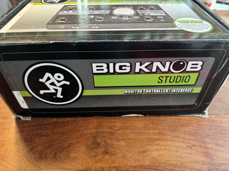 Mackie Big Knob Studio Control
