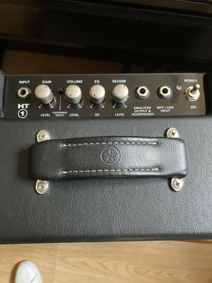 Vendo combo Blackstar HT1R