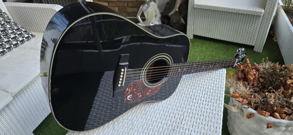 Epiphone acústica