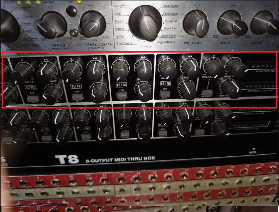 Behringer Eurorack Pro RX1602 16-Input Line Mixer 2010s - Standard