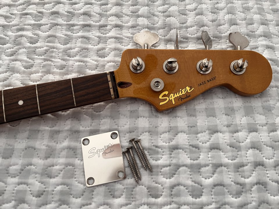 Mástil Jazz Bass Squier Classic Vibe de segunda mano · Foto 1 de 4 · Córdoba · 200 €