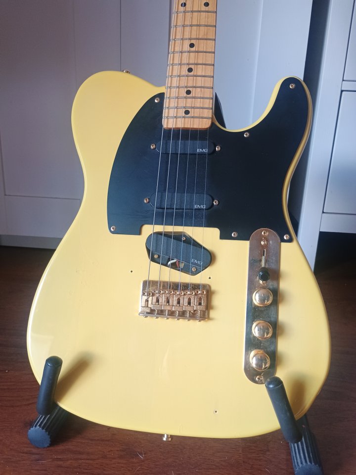 Squier japan telecaster con EMG