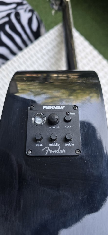 Squier Fender Electroacústica de segunda mano · Foto 4 de 10 · Madrid · 75 €