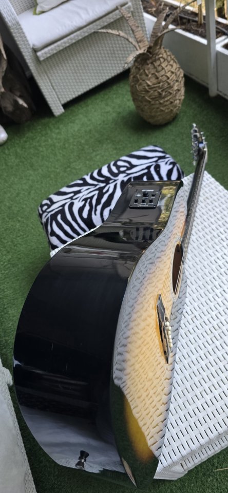 Squier Fender Electroacústica de segunda mano · Foto 5 de 10 · Madrid · 75 €