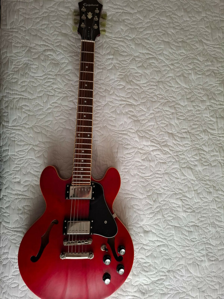 Epiphone 339 eléctrica semihueca