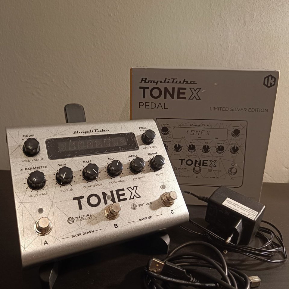 ToneX pedal (Ltd. Silver Edition) + Capturas de pago