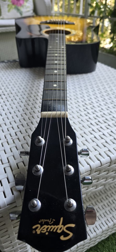 Squier Fender Electroacústica de segunda mano · Foto 6 de 10 · Madrid · 75 €