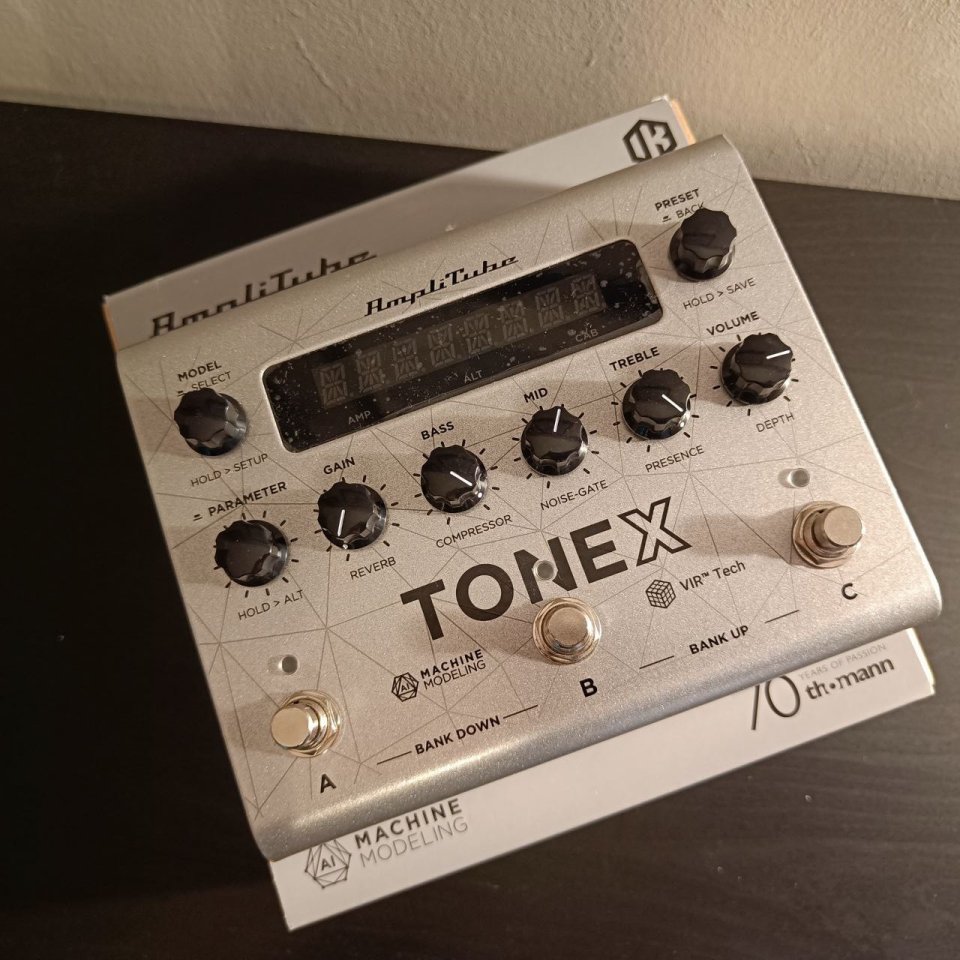 ToneX pedal (Ltd. Silver Edition) + Capturas de pago