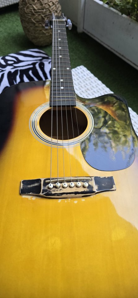Squier Fender Electroacústica de segunda mano · Foto 7 de 10 · Madrid · 75 €