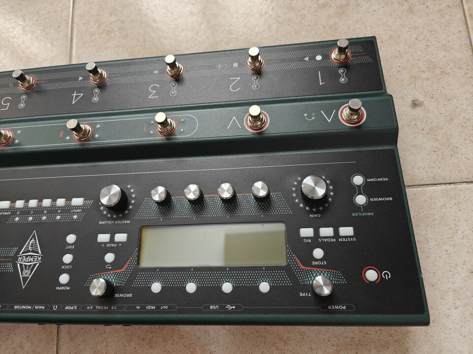 Kemper Stage como nuevo con funda y 2 packs de Profiles de pago de MBritt