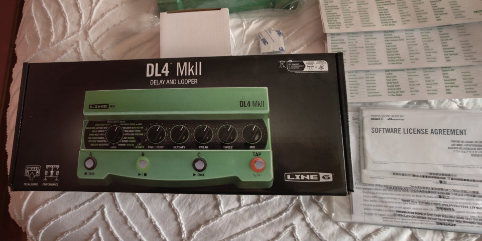 Line6 DL4 MKII Delay + Micro SD Transcend Looper