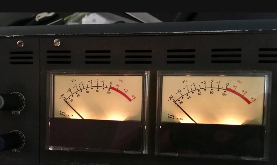 24 channels Neve 44 series mixer