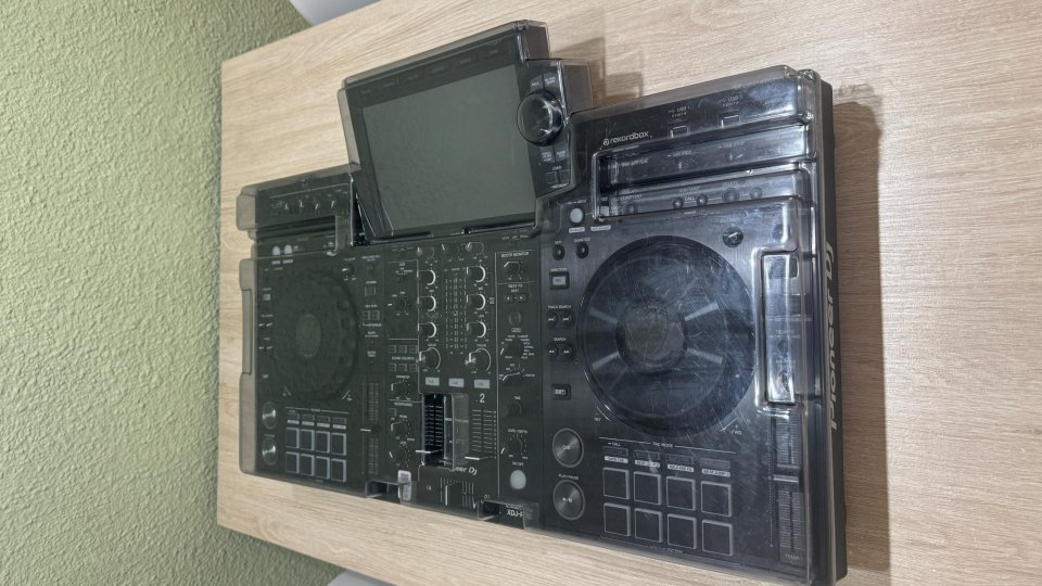 Pioneer XDJ RX3 de segunda mano · Foto 6 de 8 · Barcelona · 1650 €