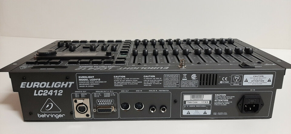 Mesa de luces BEHRINGER  EUROLIGHT LC412 de segunda mano · Foto 3 de 10 · Barcelona · 225 €