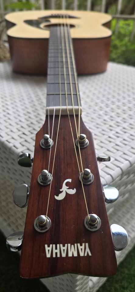 Guitarra Acústica Yamaha