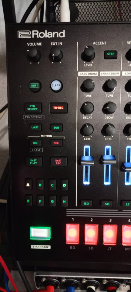 Roland TR-8S de segunda mano · Foto 4 de 9 · Alicante · 500 €