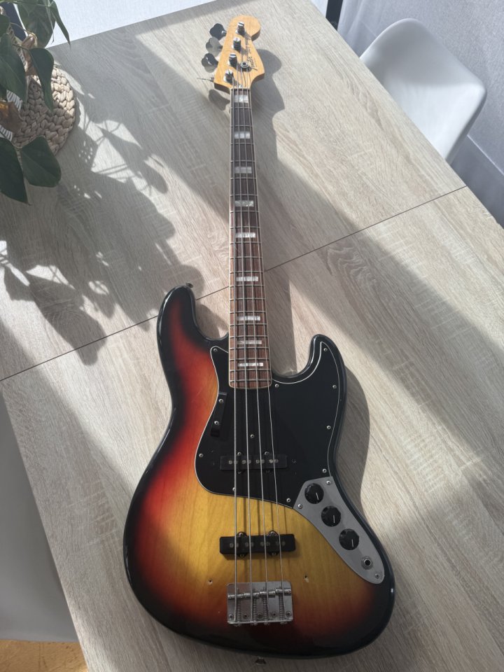 Fender Jazz Bass 1977 de segunda mano · Foto 3 de 3 · Bizkaia · 3500 €