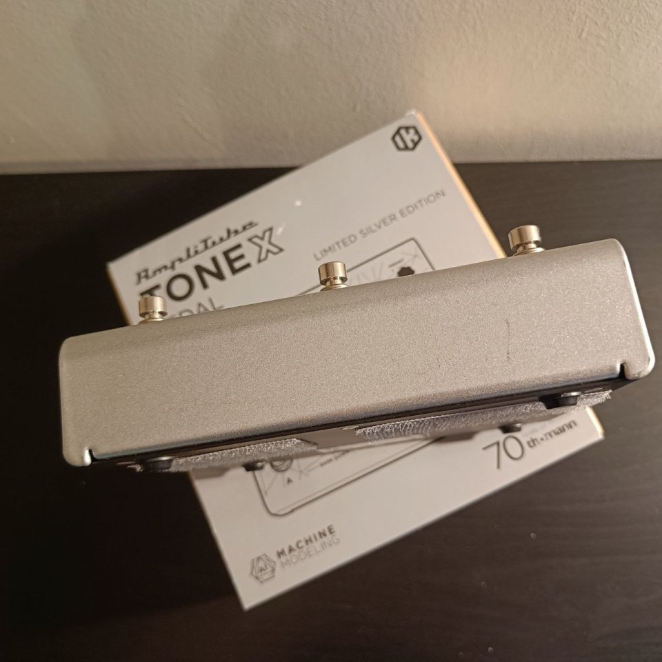 ToneX pedal (Ltd. Silver Edition) + Capturas de pago