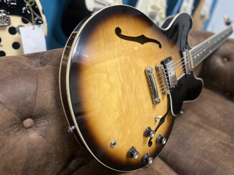 Gibson es335 2021 de segunda mano · Foto 6 de 10 · Sevilla · 2399 €