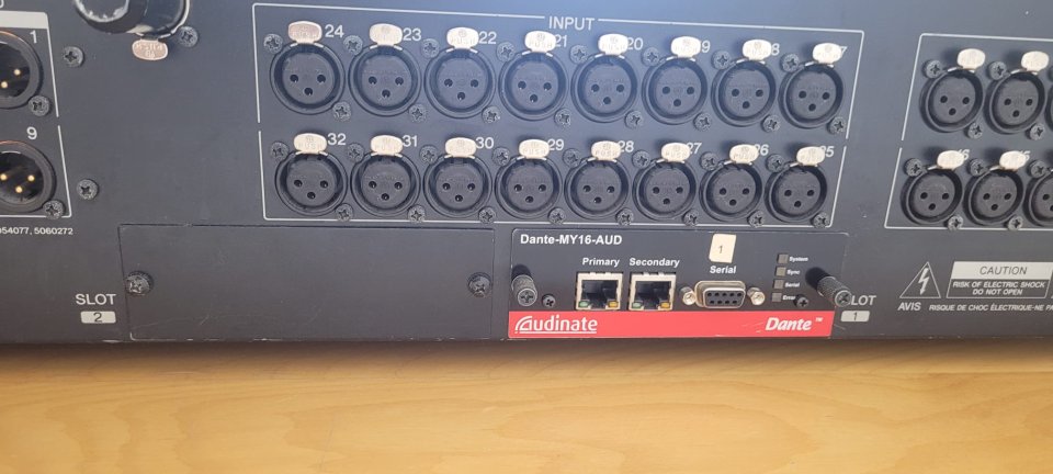 Vendo Mesa de mezclas digital Yamaha LS9 32 con Dante de segunda mano · Foto 2 de 2 · Murcia · 980 €