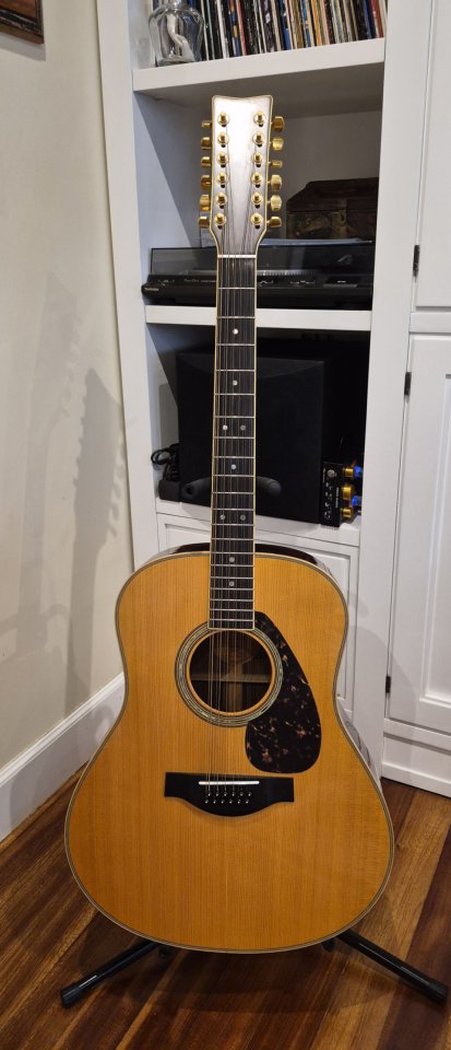 Yamaha LL16-12 ARE – 12 cuerdas – funda original + cejilla G7th de segunda mano · Foto 1 de 10 · Bizkaia · 850 €