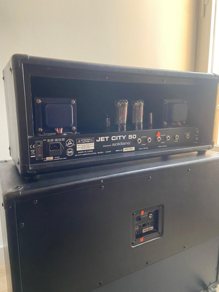 Jet City 333 Amplificador 50W + Pantalla 2x12