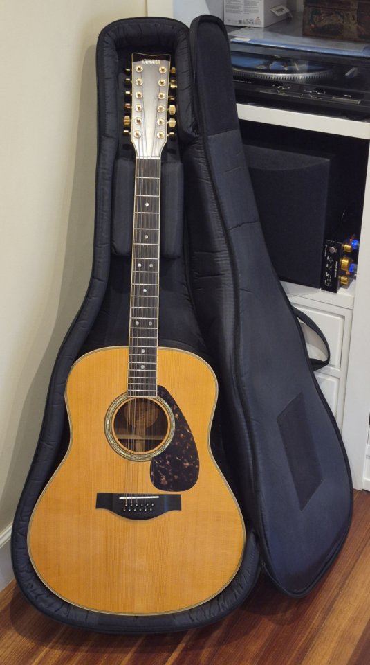 Yamaha LL16-12 ARE – 12 cuerdas – funda original + cejilla G7th de segunda mano · Foto 2 de 10 · Bizkaia · 850 €
