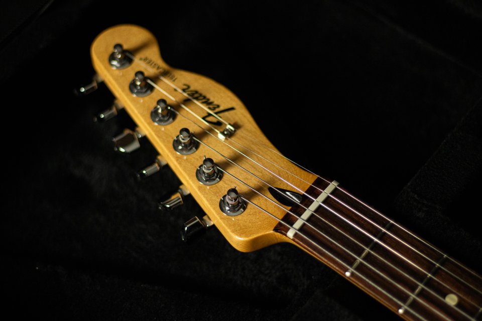 *RAREZA* Fender Standard Telecaster Satin 2013 - Flame Orange de segunda mano · Foto 7 de 10 · Ourense · 990 €