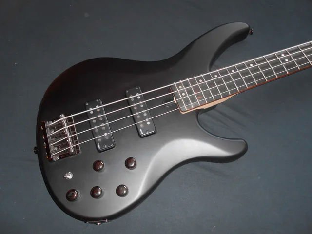 Bajo Yamaha TRBX 504 de segunda mano · Foto 2 de 10 · Barcelona · 340 €