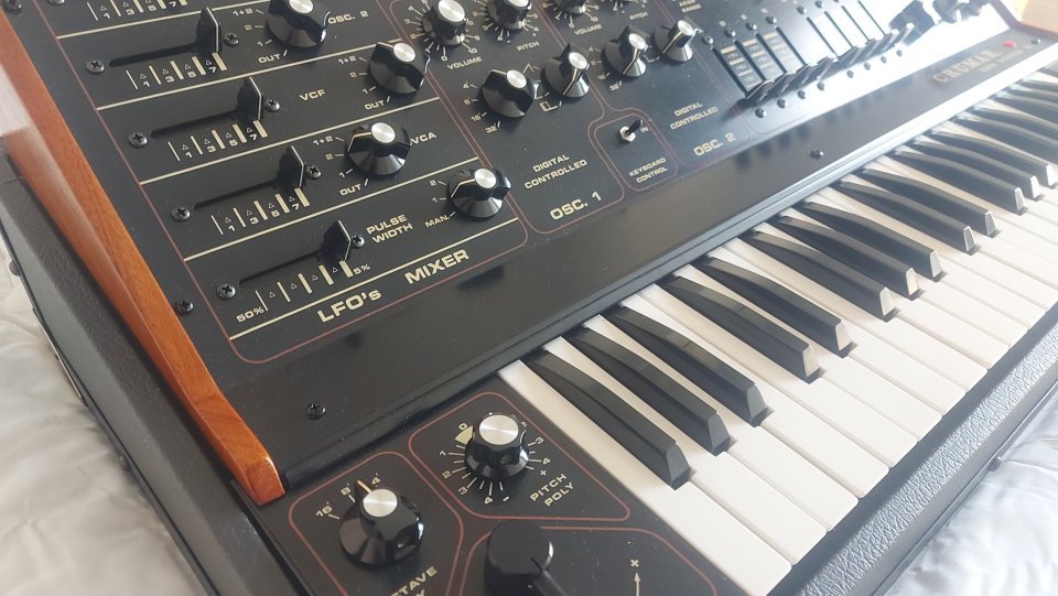 Crumar DS2 (Customizado)