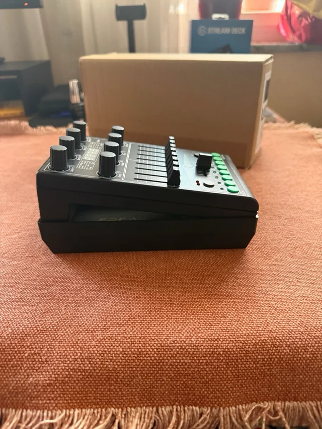 Faderfox UC4 Controlador MIDI USB + Decksaver