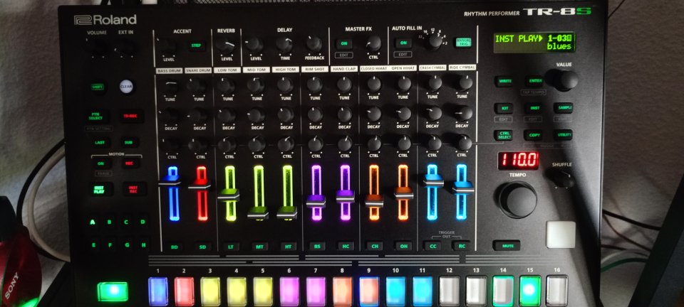 Roland TR-8S de segunda mano · Foto 9 de 9 · Alicante · 500 €