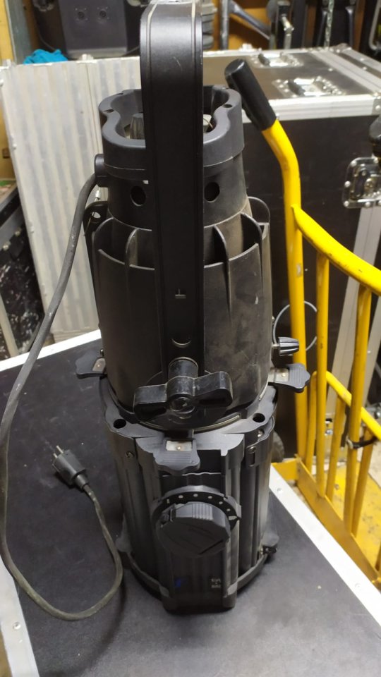 Recorte triton blue zoom 25/50