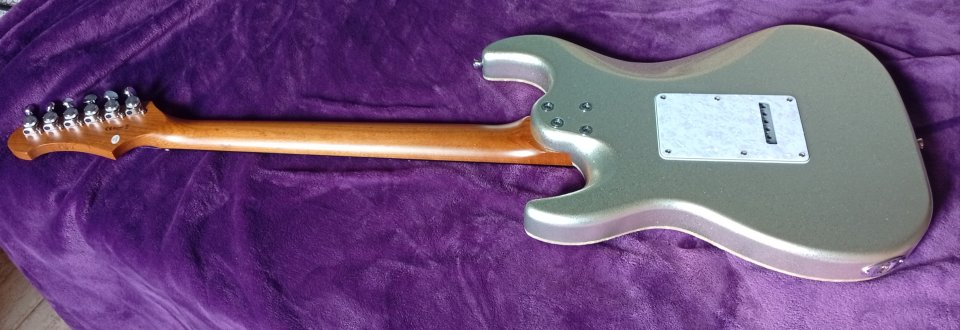 Jet JS500 mejorada con Seymour Duncan