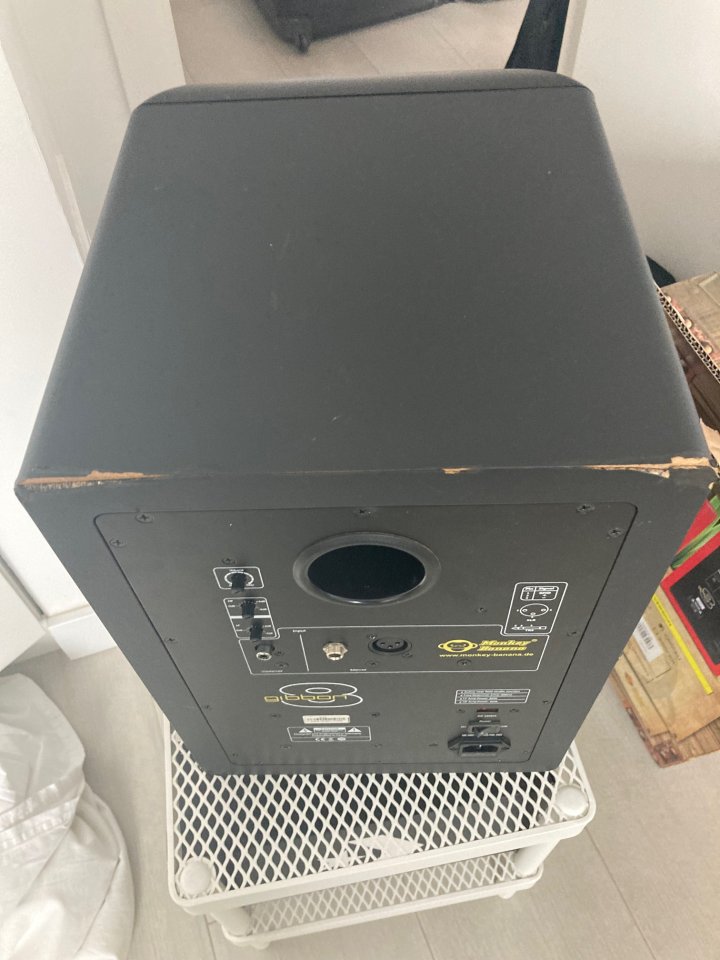 MONITORES REACONDICIONADOS (EN CAJAS Y SIN USO DESDE) Monkey Banana Gibbon 8", €280