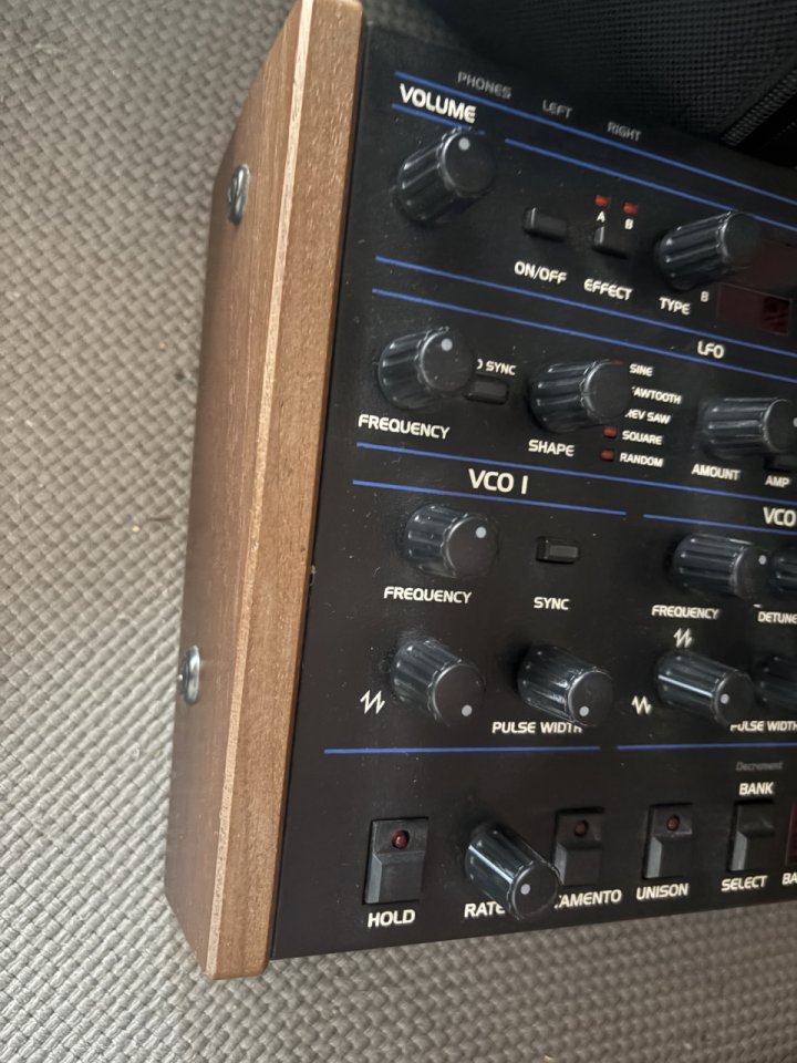 Sequential circuits OB6 rack con tapa y bolsa de segunda mano · Foto 2 de 4 · Barcelona · 1985 €