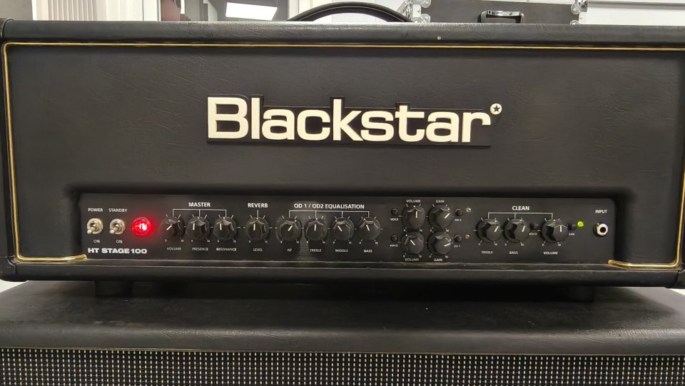 Blackstar HT-100 + pantalla HTV-412 de segunda mano · Foto 2 de 8 · Navarra · 850 €