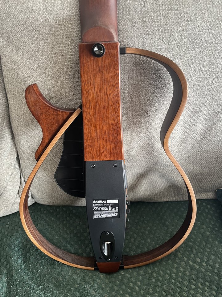 Yamaha SLG200NW silent guitar de segunda mano · Foto 2 de 4 · Alicante · 600 €