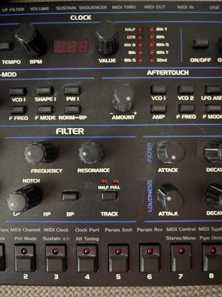Sequential circuits OB6 rack con tapa y bolsa de segunda mano · Foto 1 de 4 · Barcelona · 1985 €