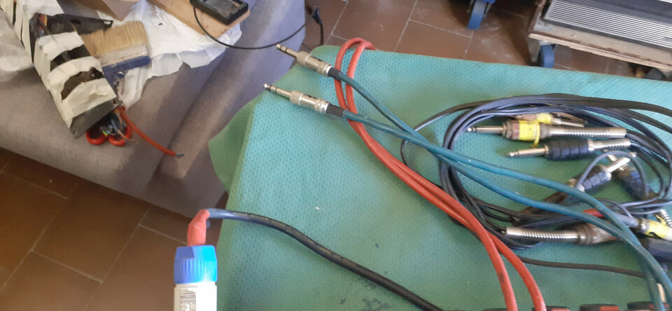 Panel conexión para 8 insert y 4 para in out fx con Speakon power com