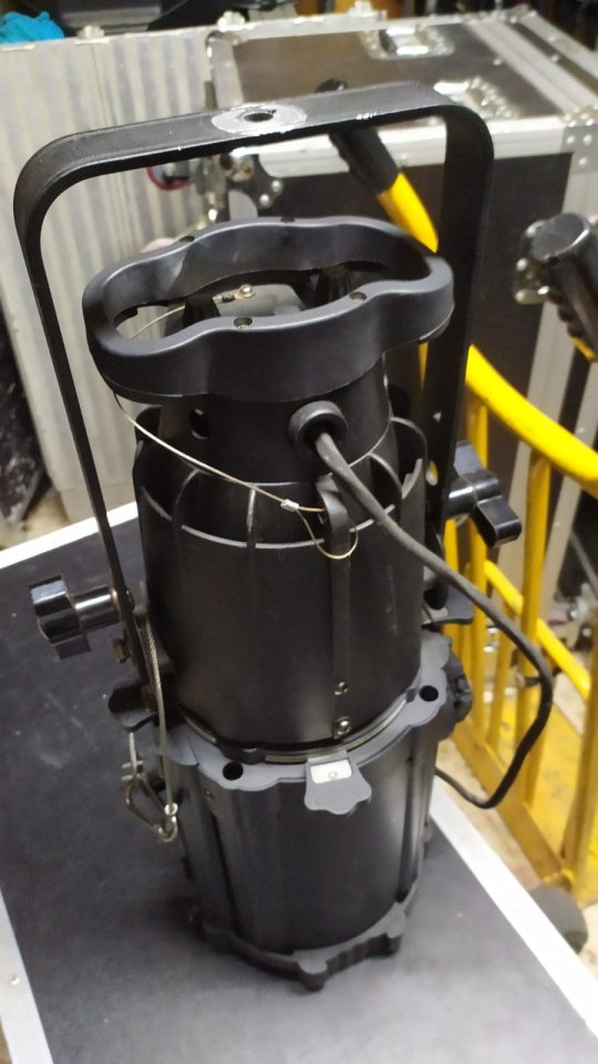 Recorte triton blue zoom 25/50