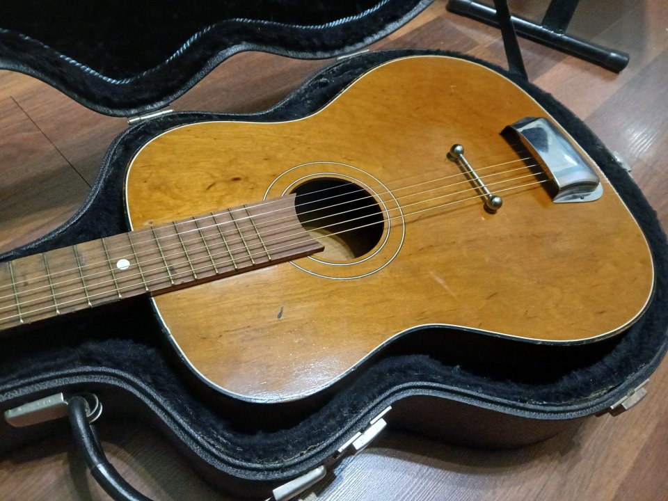 CHOLLO! Años 60s guitarra Parlor polaca