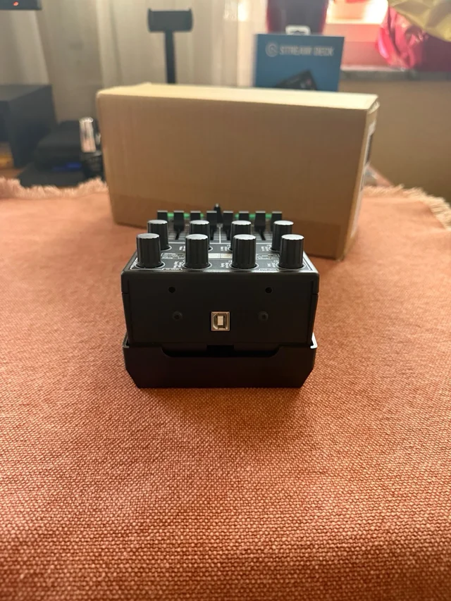 Faderfox UC4 Controlador MIDI USB + Decksaver