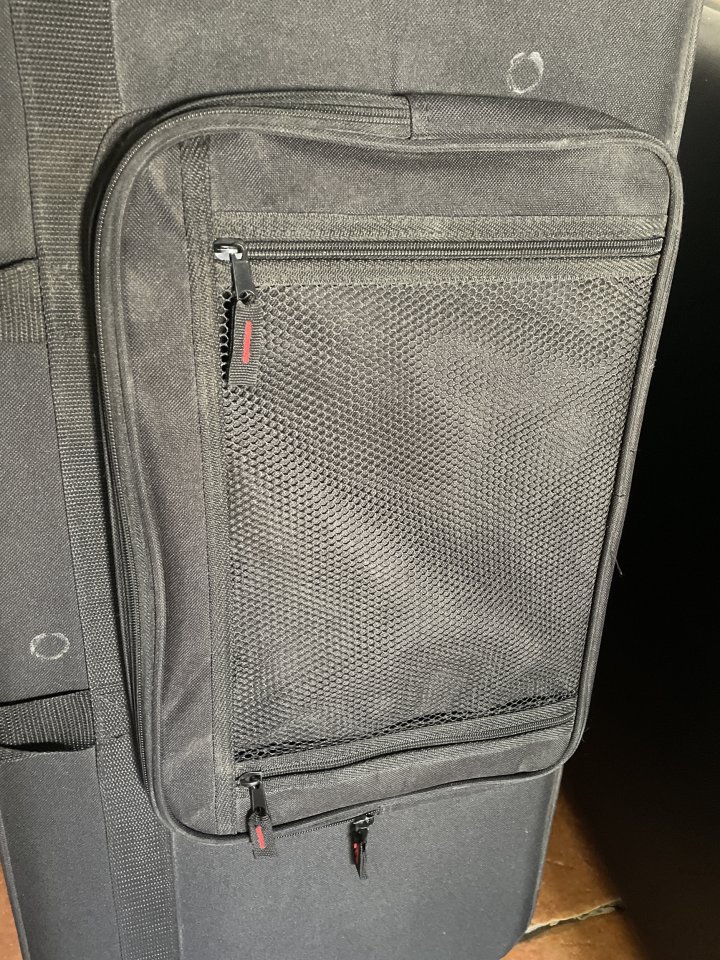 Case GATOR de segunda mano · Foto 2 de 3 · Navarra · 48 €