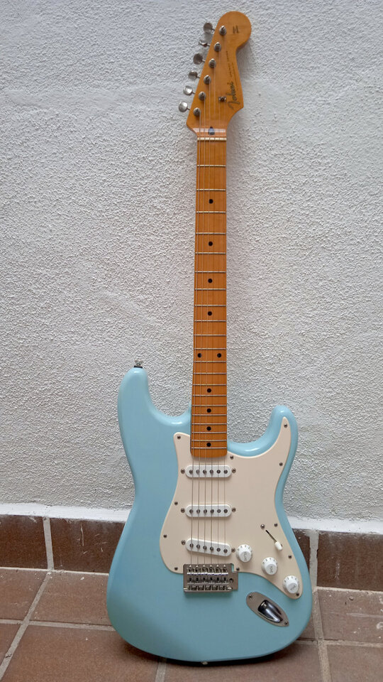 1981 Tokai Stratocaster ST-80 logo Spaguetti made in Japan
