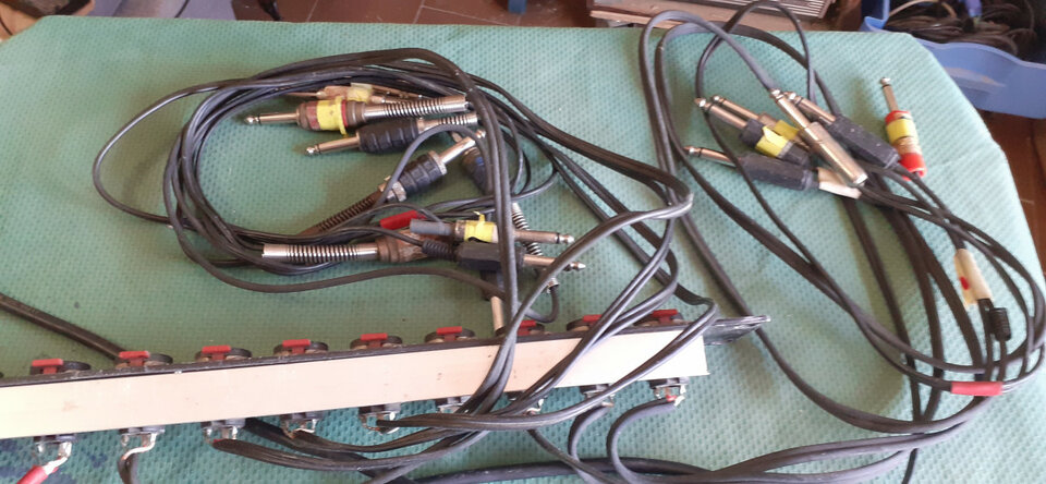 Panel conexión para 8 insert y 4 para in out fx con Speakon power com