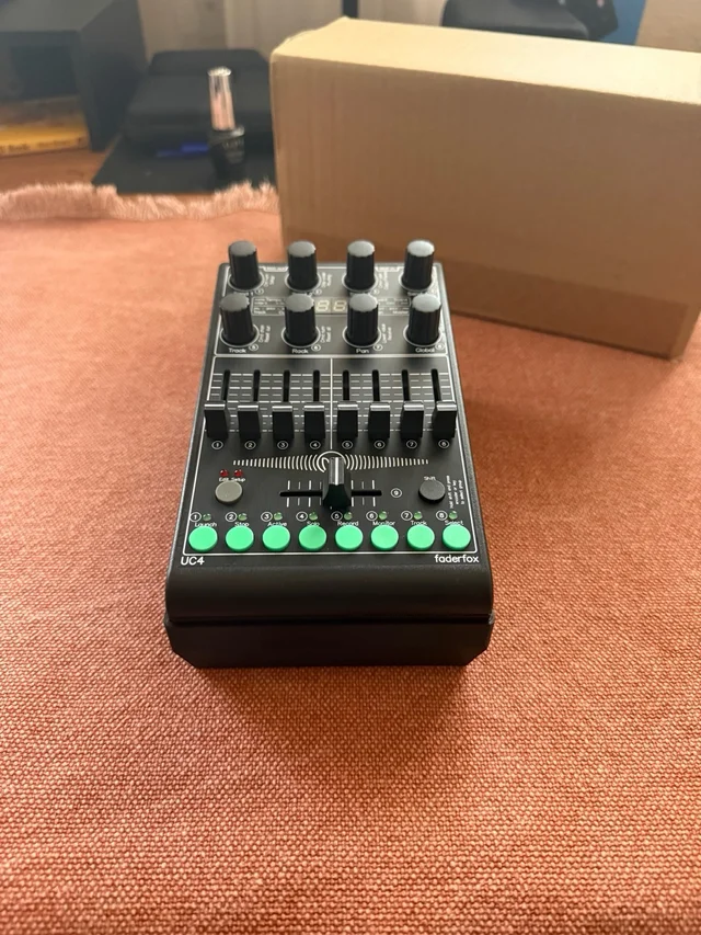 Faderfox UC4 Controlador MIDI USB + Decksaver