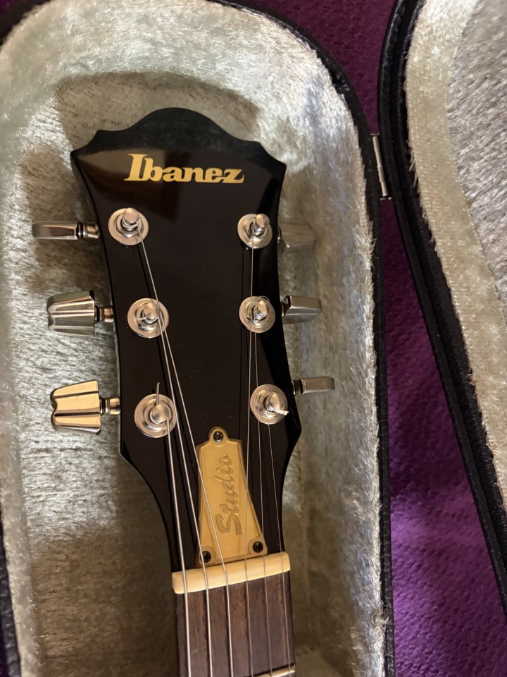 Ibanez Studio ST70 1981 Made in Japan – Original con estuche Ibanez de segunda mano · Foto 3 de 9 · Castellón · 1050 €
