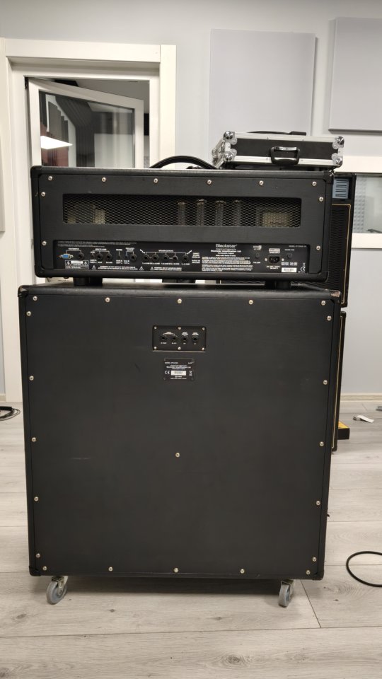 Blackstar HT-100 + pantalla HTV-412 de segunda mano · Foto 3 de 8 · Navarra · 850 €