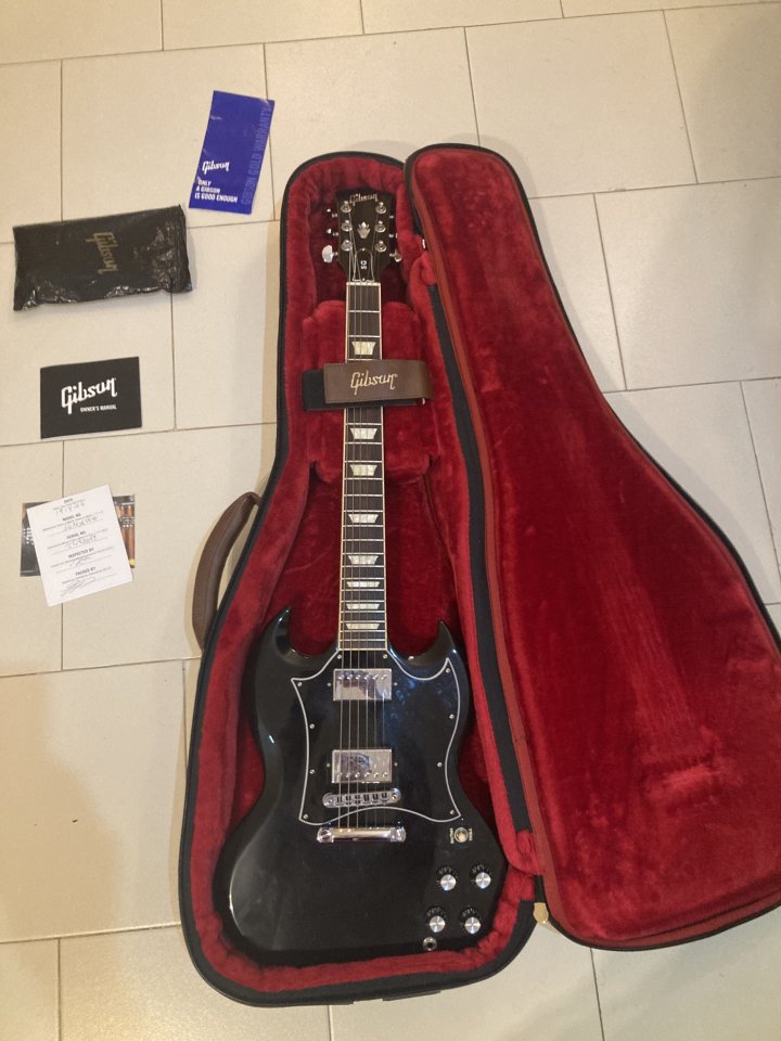 Gibson SG Standar Black de segunda mano · Foto 2 de 10 · Madrid · 970 €